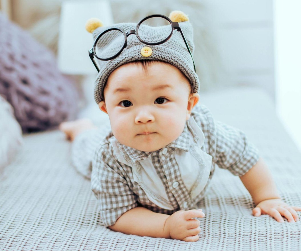 Why a Wooden High Chair Is Perfect for Summer Dining